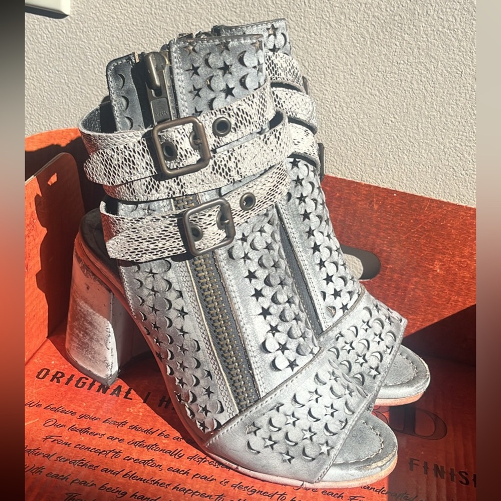 Freebird sandals